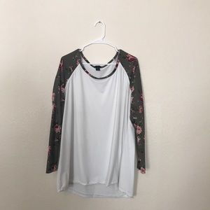 Raglan flower tee